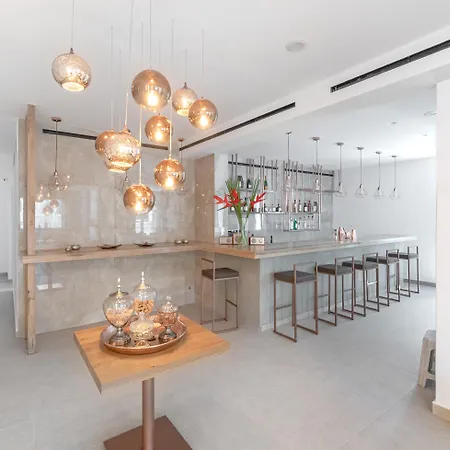 Omnia Mykonos Boutique & 4* Ornos (Mykonos)