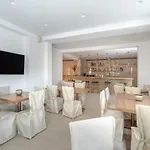 Omnia Mykonos Boutique & 4* オルノス