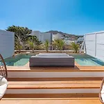 Omnia Mykonos Boutique & 4* オルノス
