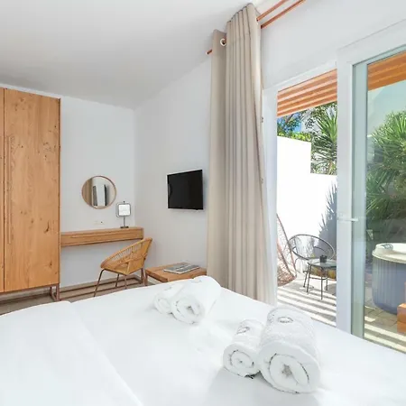 Отель Omnia Mykonos Boutique & 4*