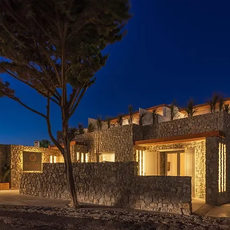 Omnia Mykonos Boutique & 4* أورنوس